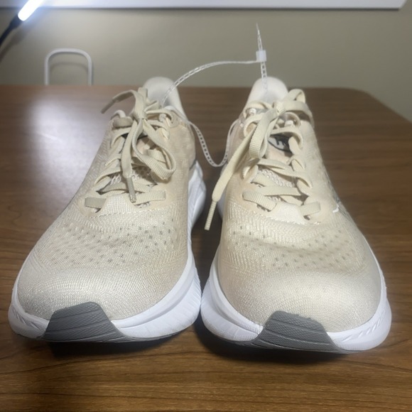 Size 8.5 - Hoka One One HOKA Mach 6 Eggnog Vanilla W - Picture 5 of 9